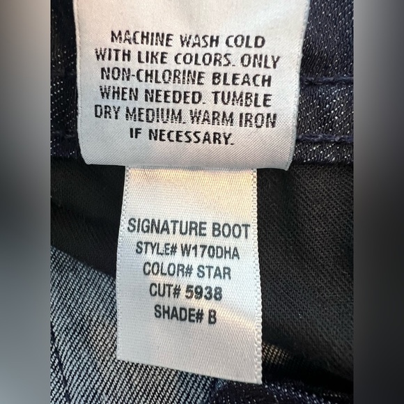 Hudson Signature Boot Cut Jean Size 28 - Picture 8 of 9